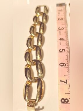 Elegant Gold Chain Link Bracelet